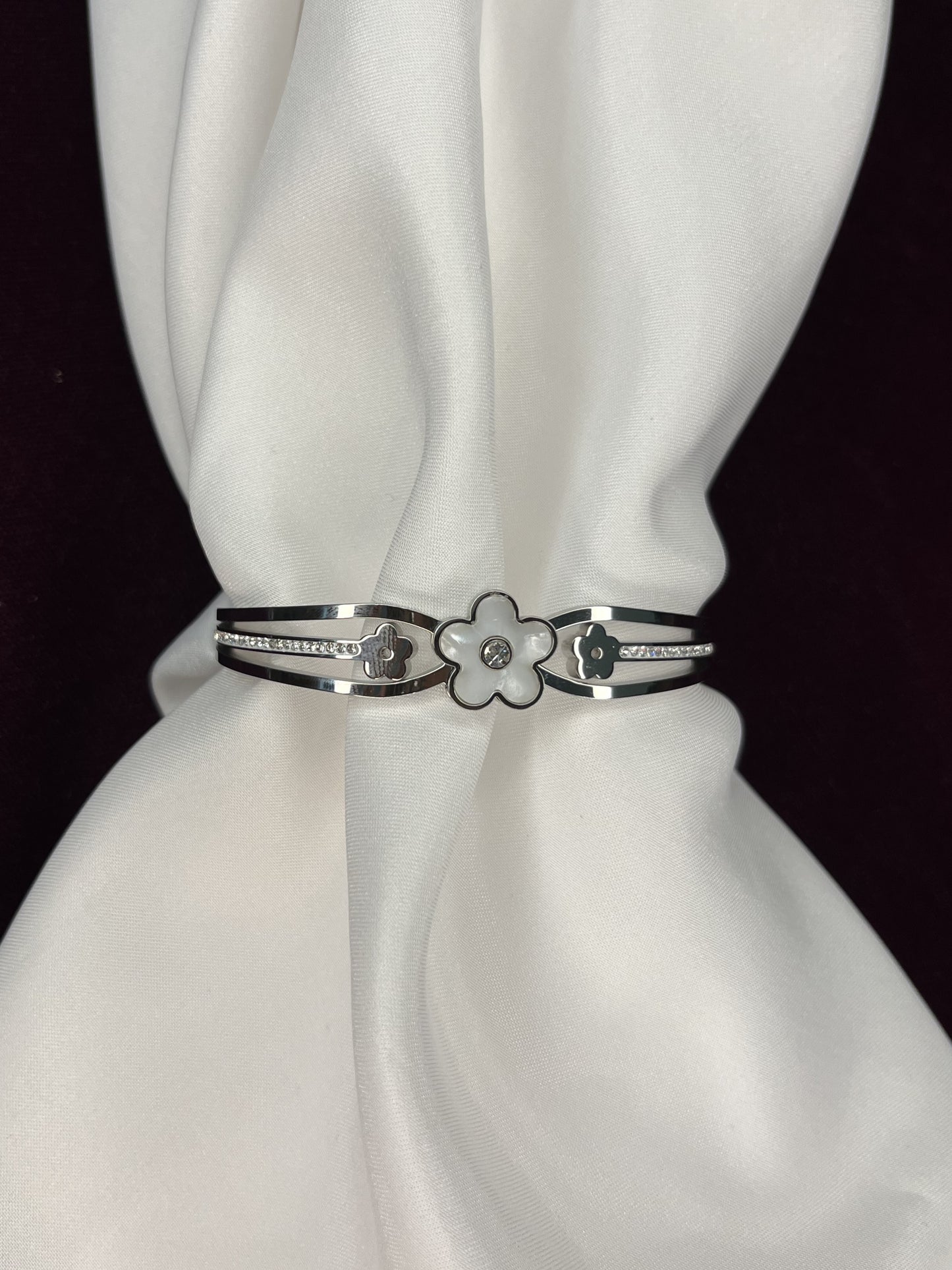 Flower pattern mother of pearl Anti tarnish bracelets