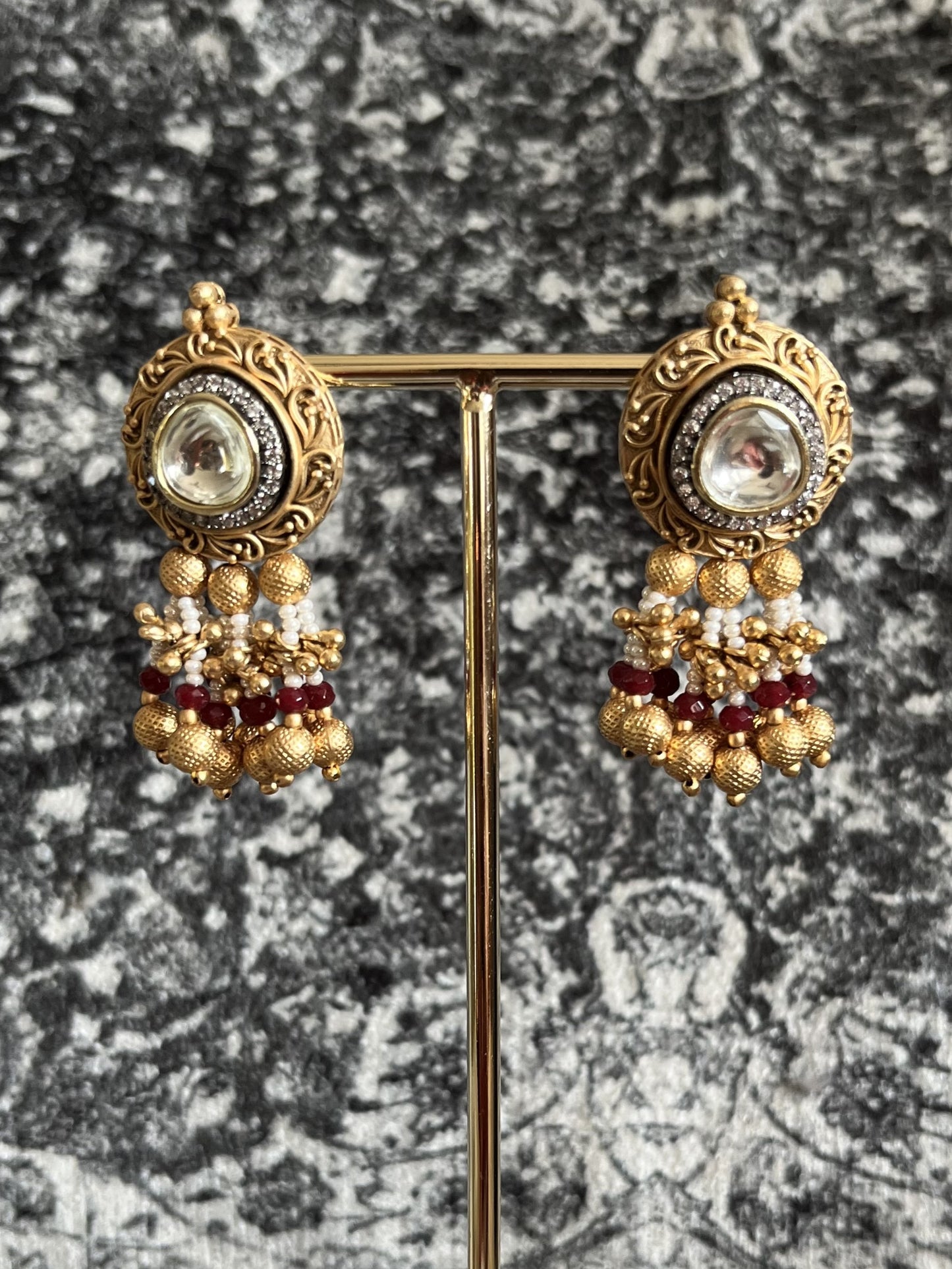 Rajwadi gold earrings with parab kundan