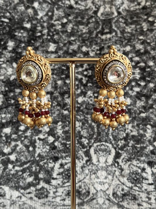 Rajwadi gold earrings with parab kundan