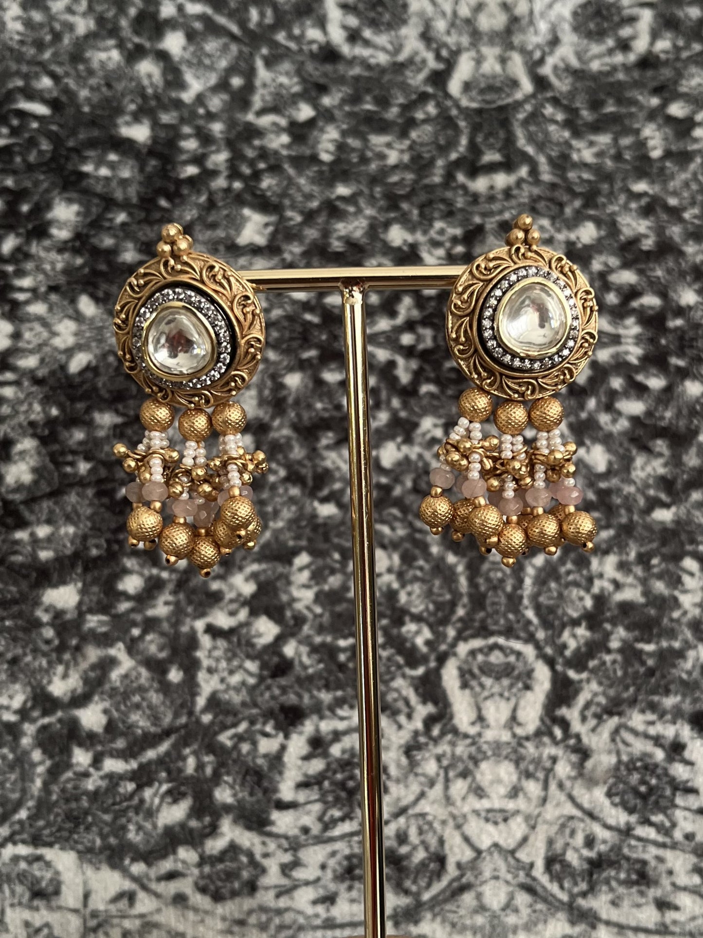 Rajwadi gold earrings with parab kundan