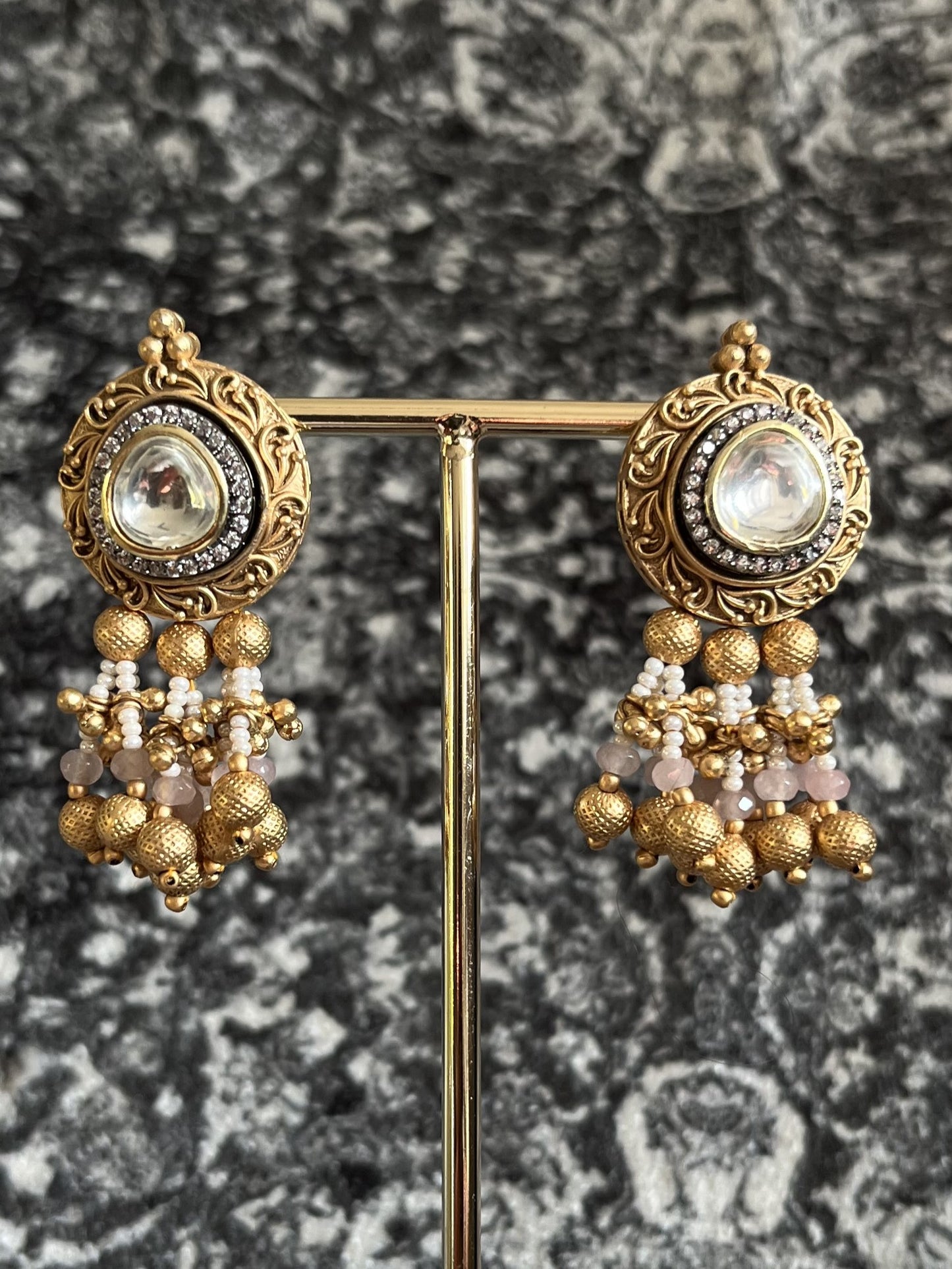 Rajwadi gold earrings with parab kundan