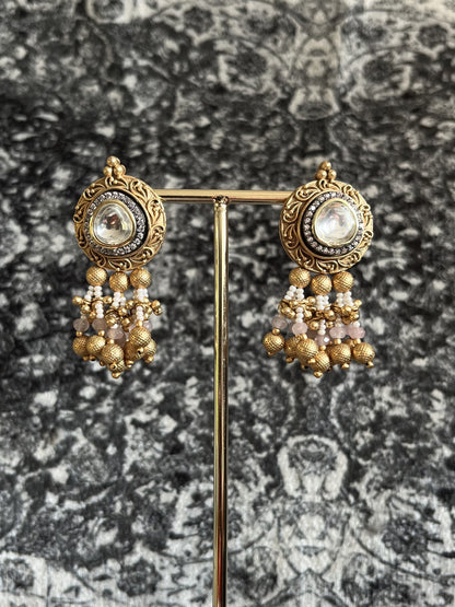 Rajwadi gold earrings with parab kundan