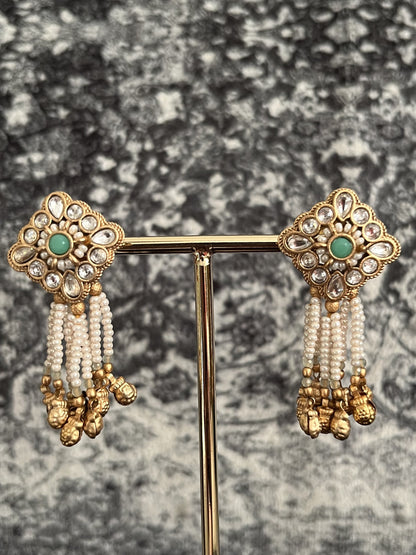 Rajwadi gold studs with pearl piroi