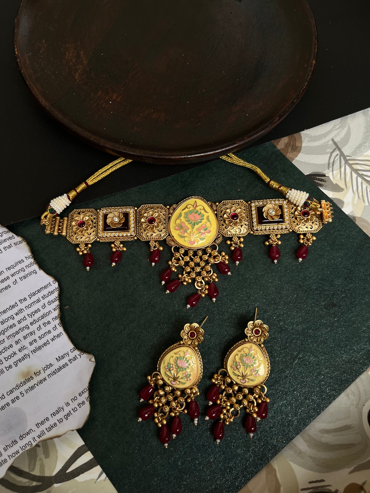 Rajwadi gold Meena choker