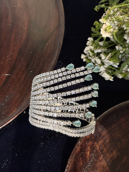 Sizzled patternAmerican diamond bracelet