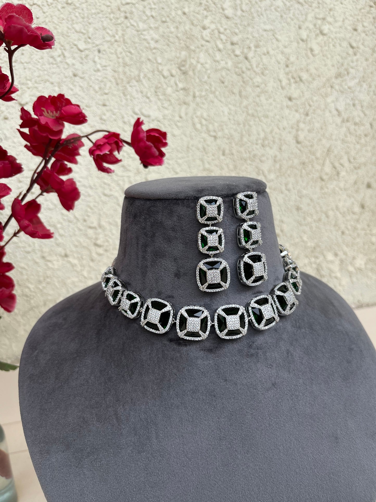 American diamond doublet stone choker