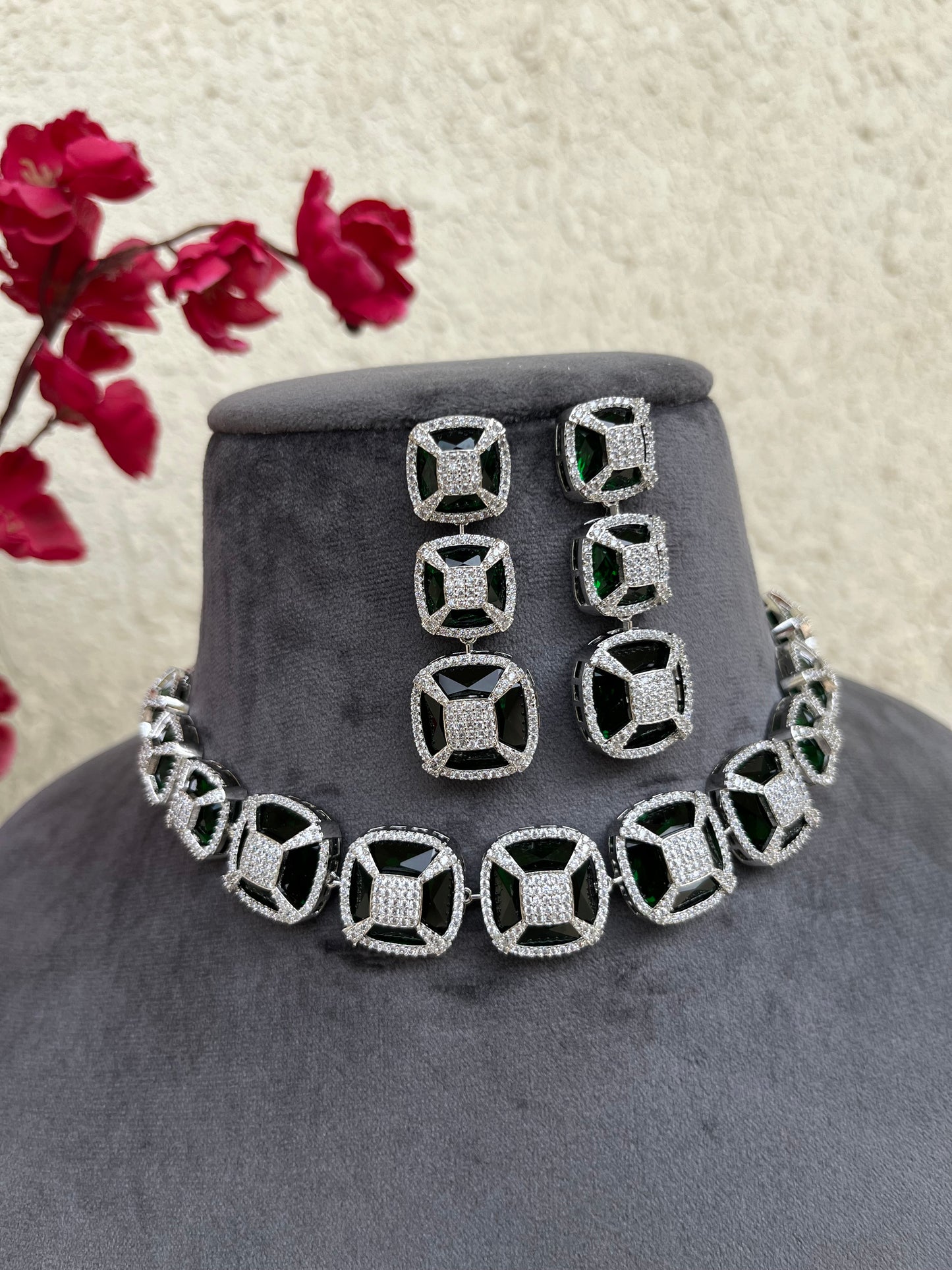 American diamond doublet stone choker